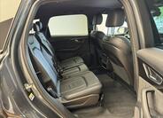 Audi Q7 10