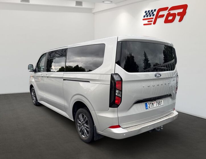 Ford Tourneo Custom 4
