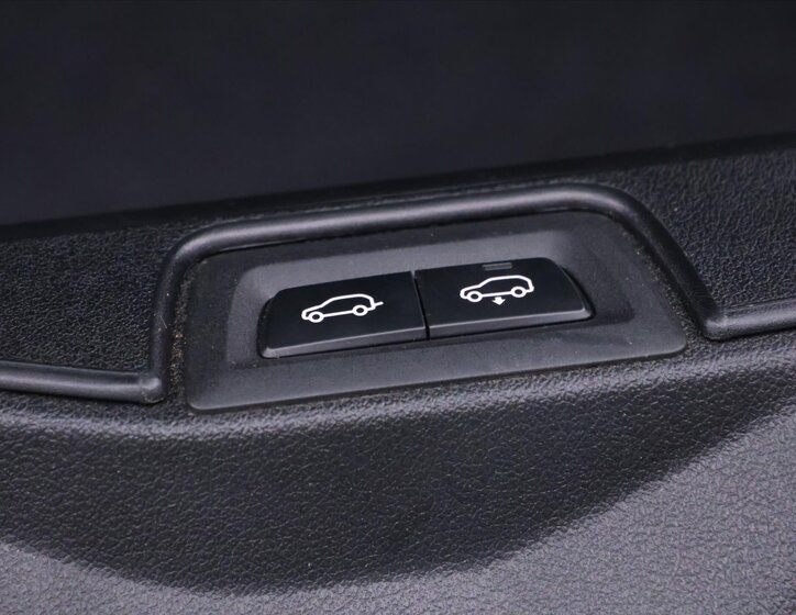 BMW X5 SUV / Terénní 3,0 l 195 kw