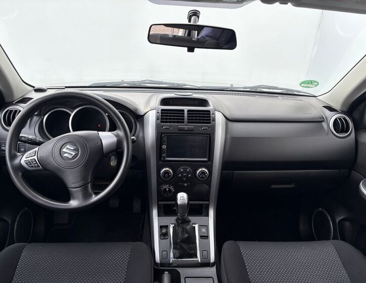 Suzuki Grand Vitara 5