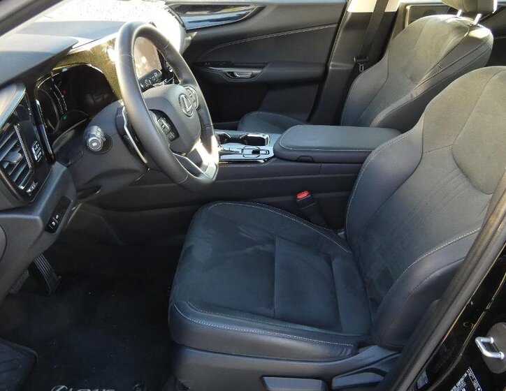 Lexus NX 350h SUV / Terénní 2,5 l 140 kw