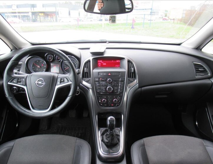 Opel Astra Kombi 2,0 l 121 kw