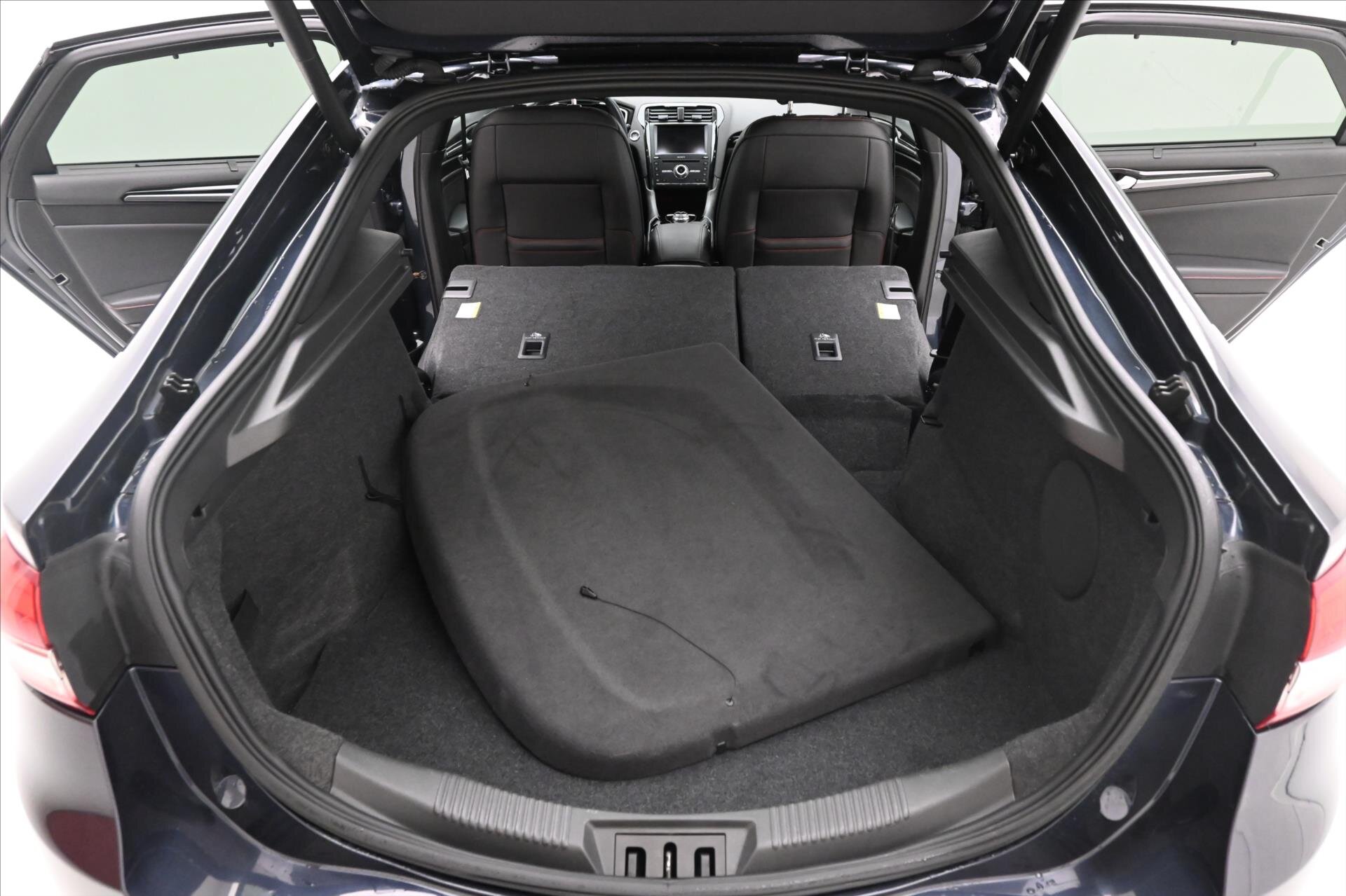 Ford Mondeo Sedan 2,0 l 140 kw