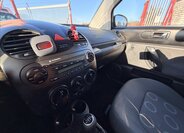 Volkswagen New Beetle 11