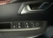 Peugeot 208 Hatchback 1,2 l 74 kw