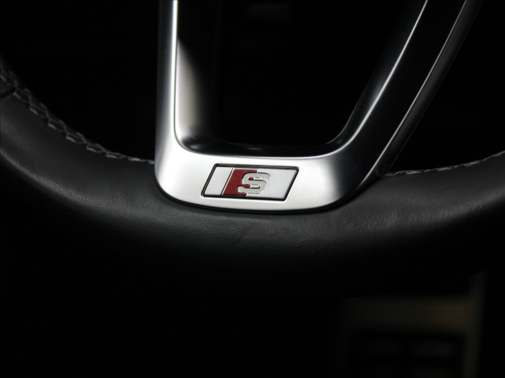 Audi Q8 SUV 3,0 l 210 kw