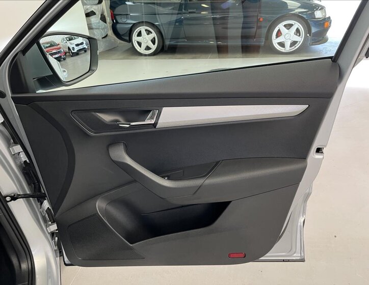 Škoda Karoq SUV 1,5 l 110 kw