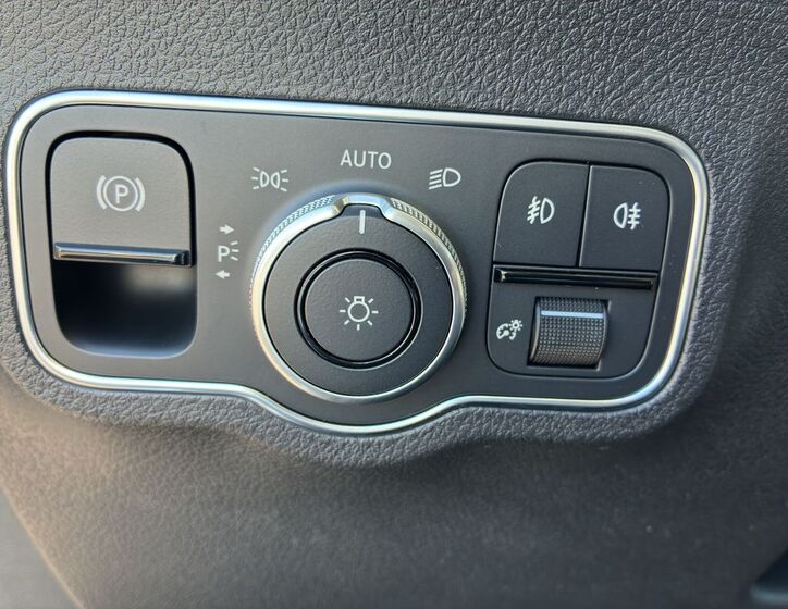 Mercedes-Benz GLB 21