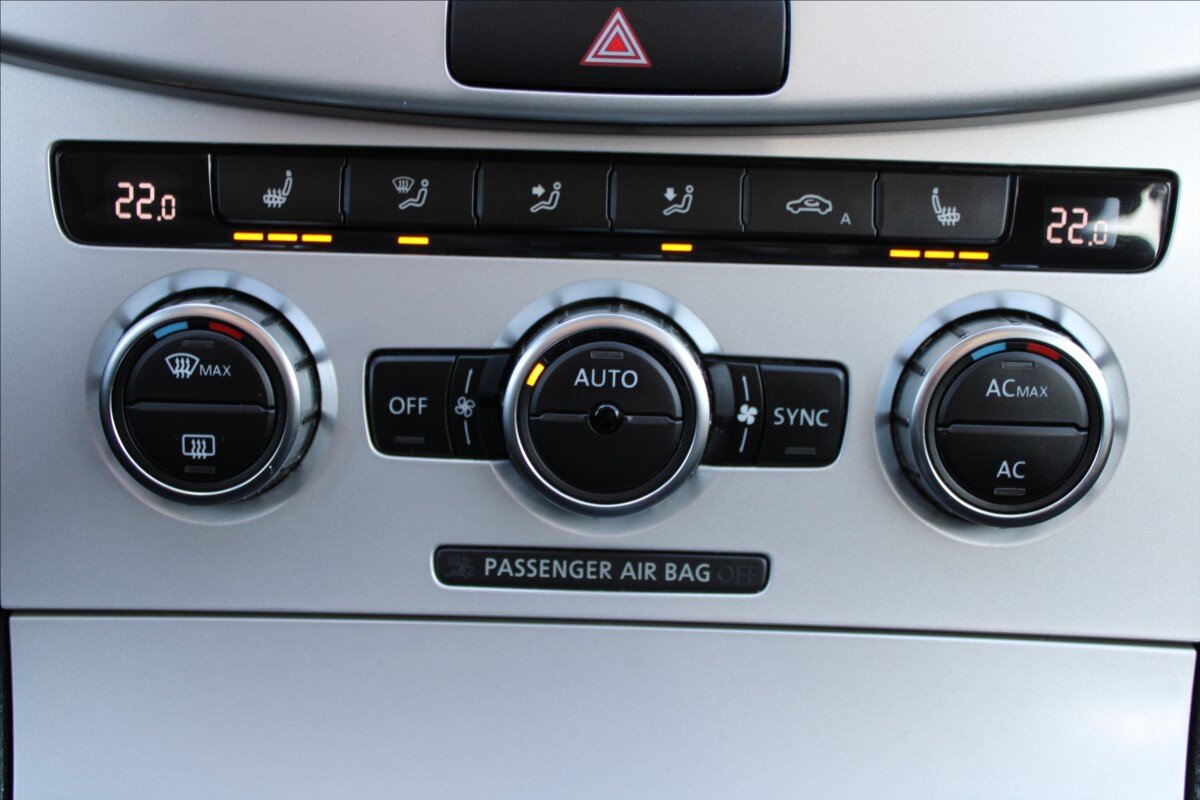 Volkswagen Passat Kombi 1,6 l 77 kw