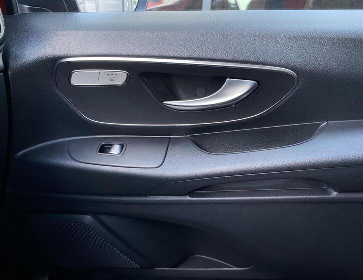 Mercedes-Benz Vito 21