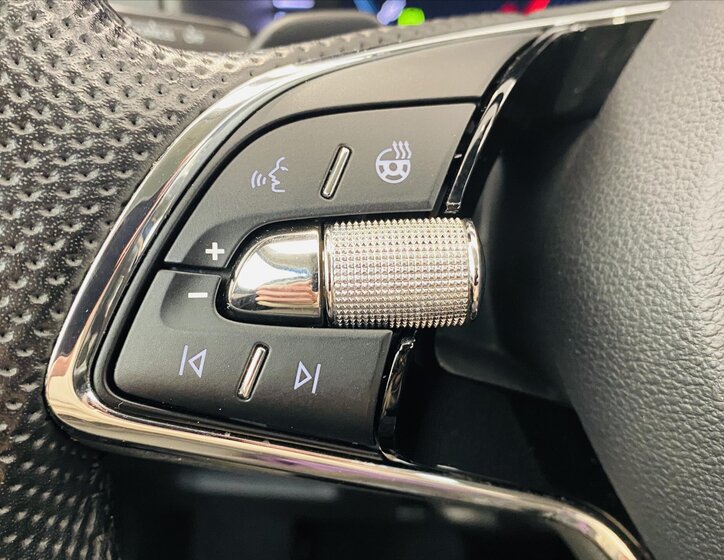 Škoda Karoq SUV / Terénní 1,5 l 110 kw