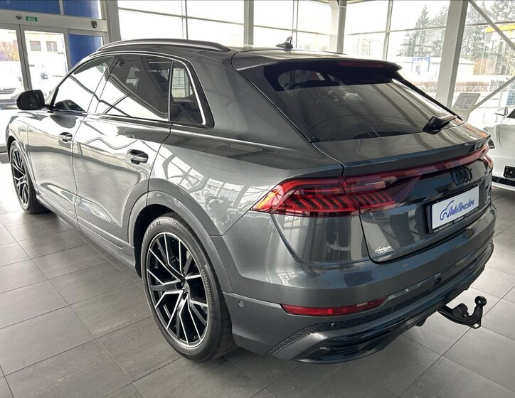 Audi Q8 SUV / Terénní 3,0 l 250 kw