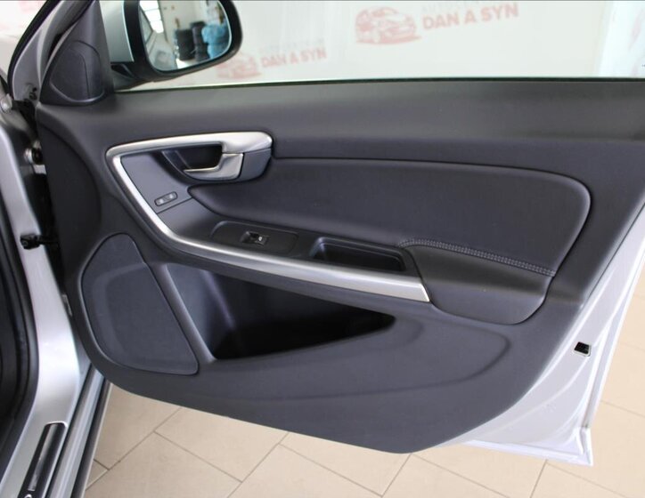 Volvo V60 Kombi 2,0 l 110 kw