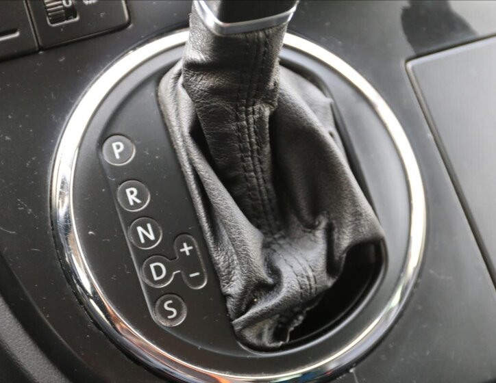 Volkswagen Multivan MPV 2,5 l 128 kw