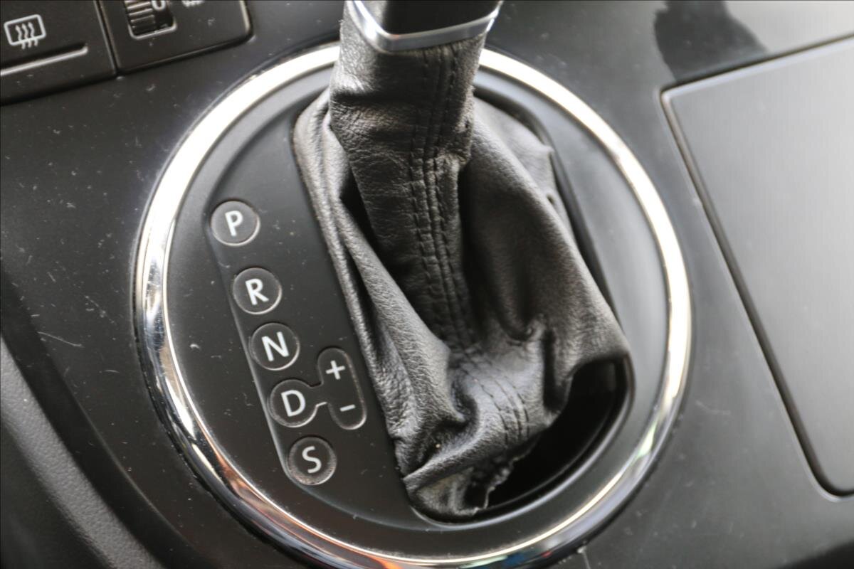 Volkswagen Multivan MPV 2,5 l 128 kw