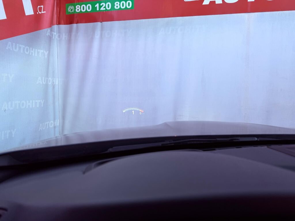 BMW M4 Kupé 3,0 l 317 kw