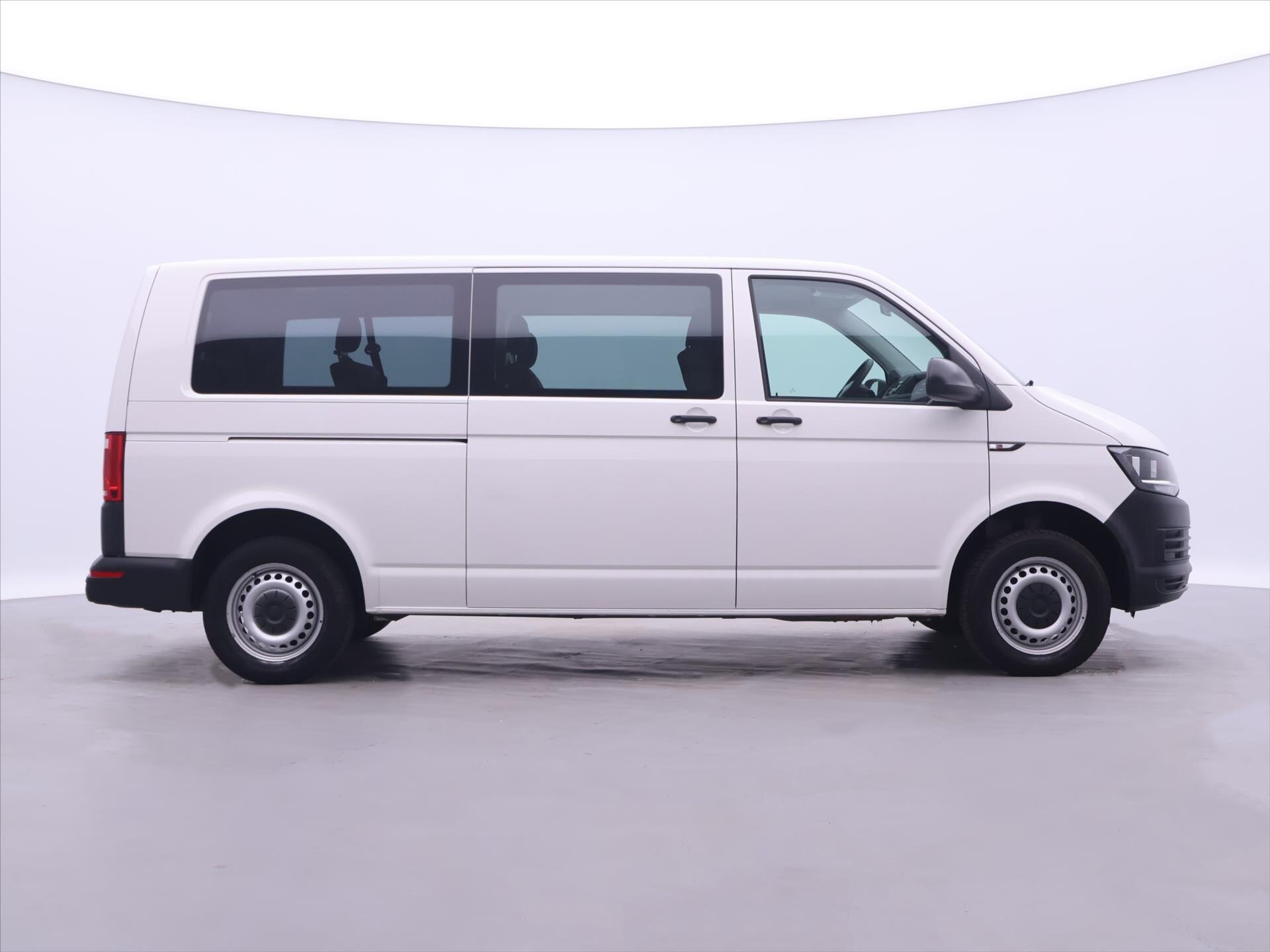 Volkswagen Transporter Kombi 2,0 l 62 kw