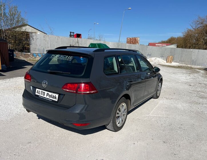 Volkswagen Golf Kombi 1,6 l 77 kw