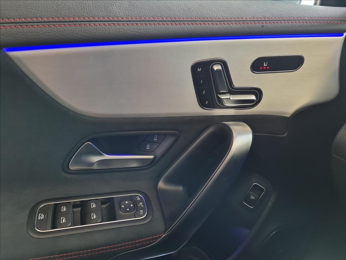 Mercedes-Benz CLA Sedan 2,0 l 110 kw