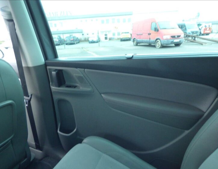 Volkswagen Sharan Kombi 2,0 l 125 kw