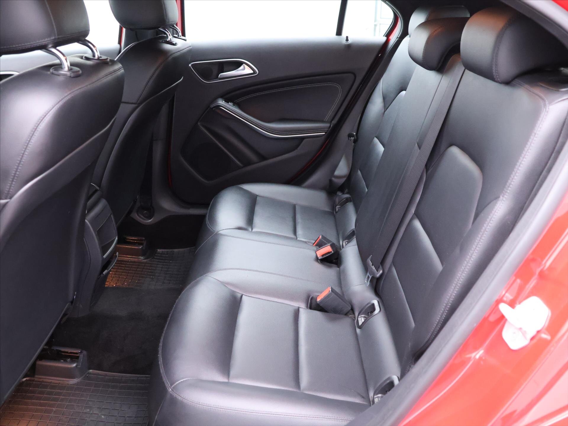 Mercedes-Benz Třídy A Hatchback 1,6 l 90 kw