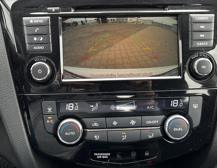 Nissan Qashqai SUV / Terénní 1,3 l 103 kw