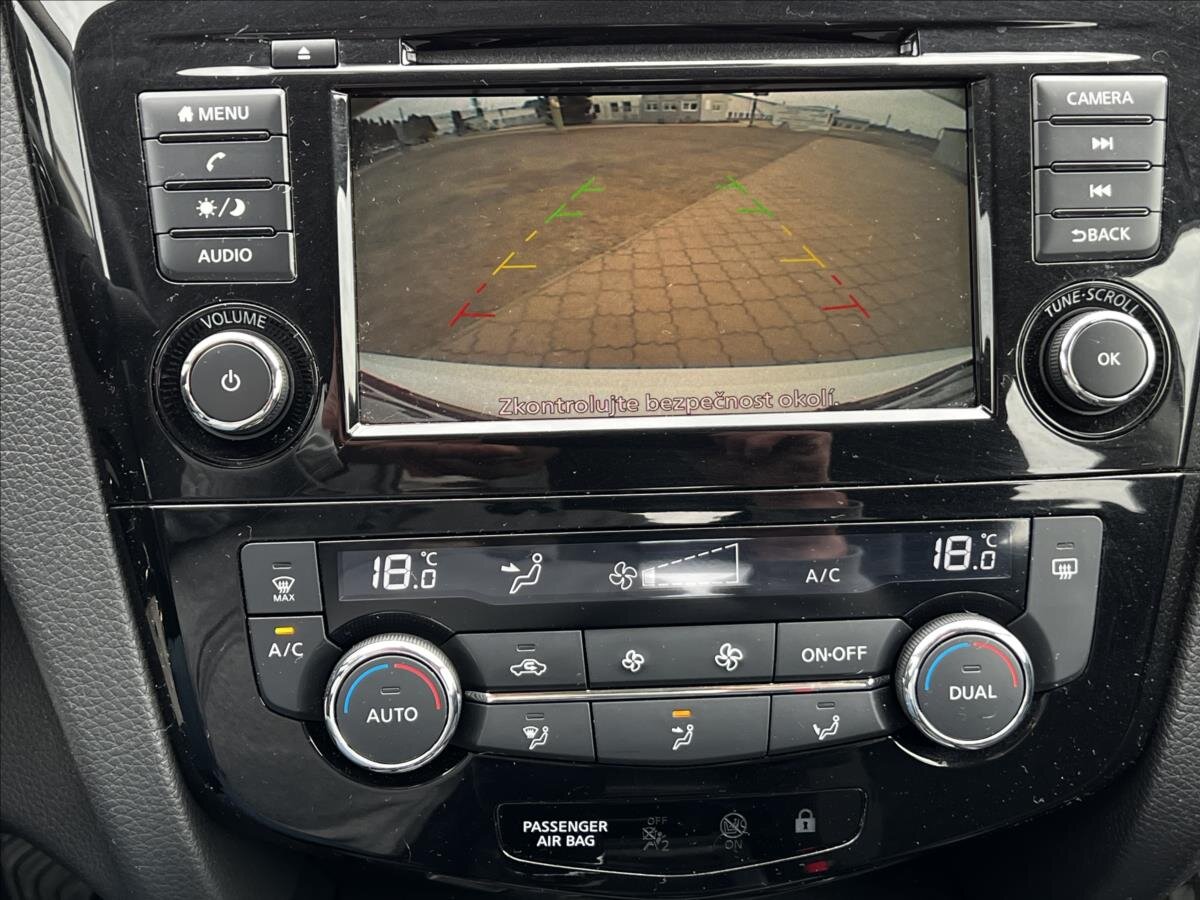 Nissan Qashqai SUV / Terénní 1,3 l 103 kw