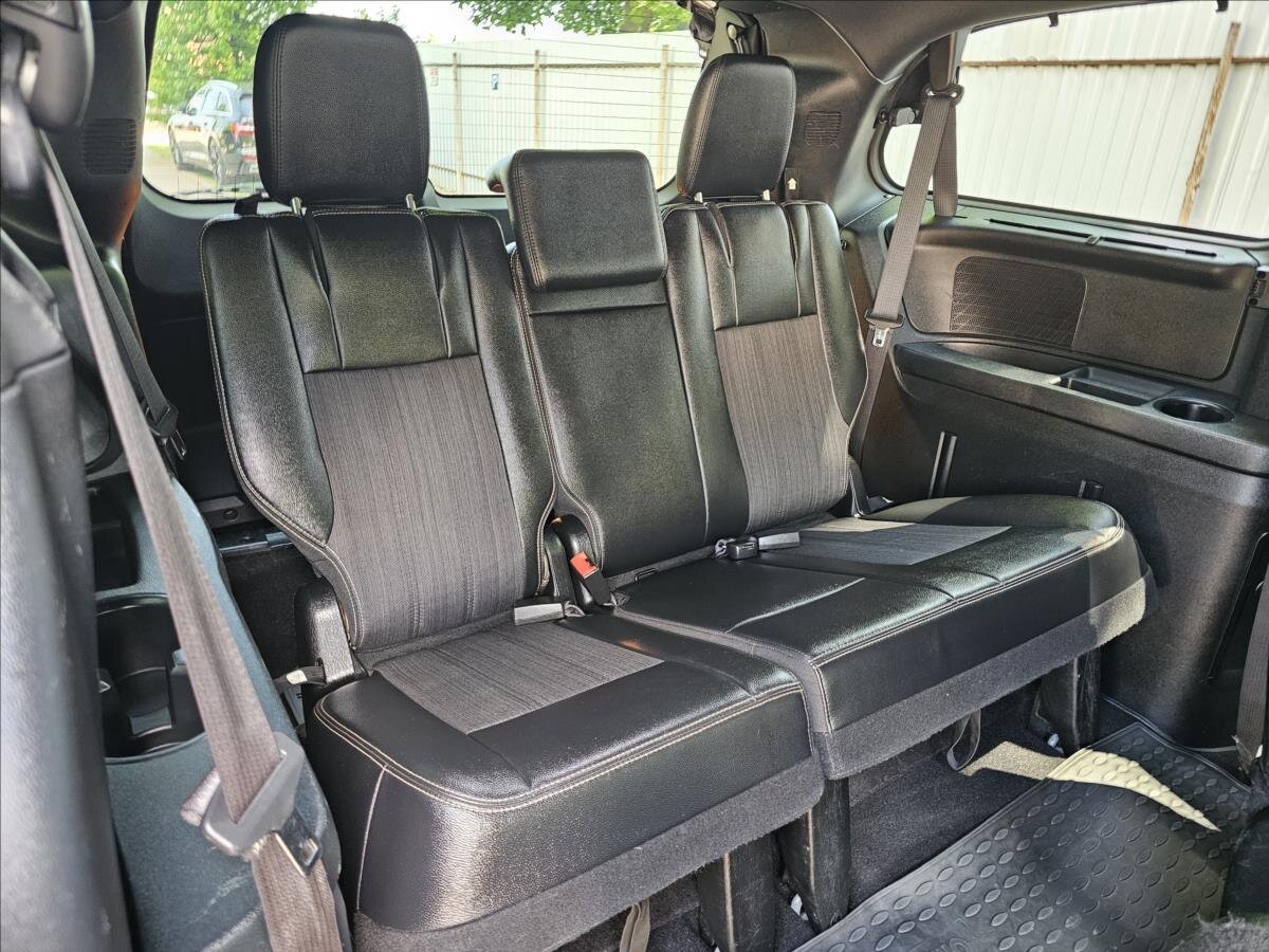 Lancia Voyager MPV 2,8 l 130 kw