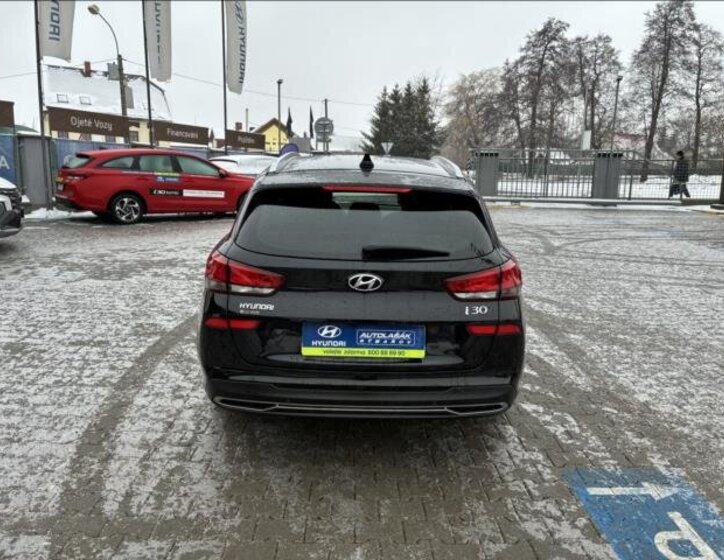 Hyundai i30 Kombi 998,0 88 kw