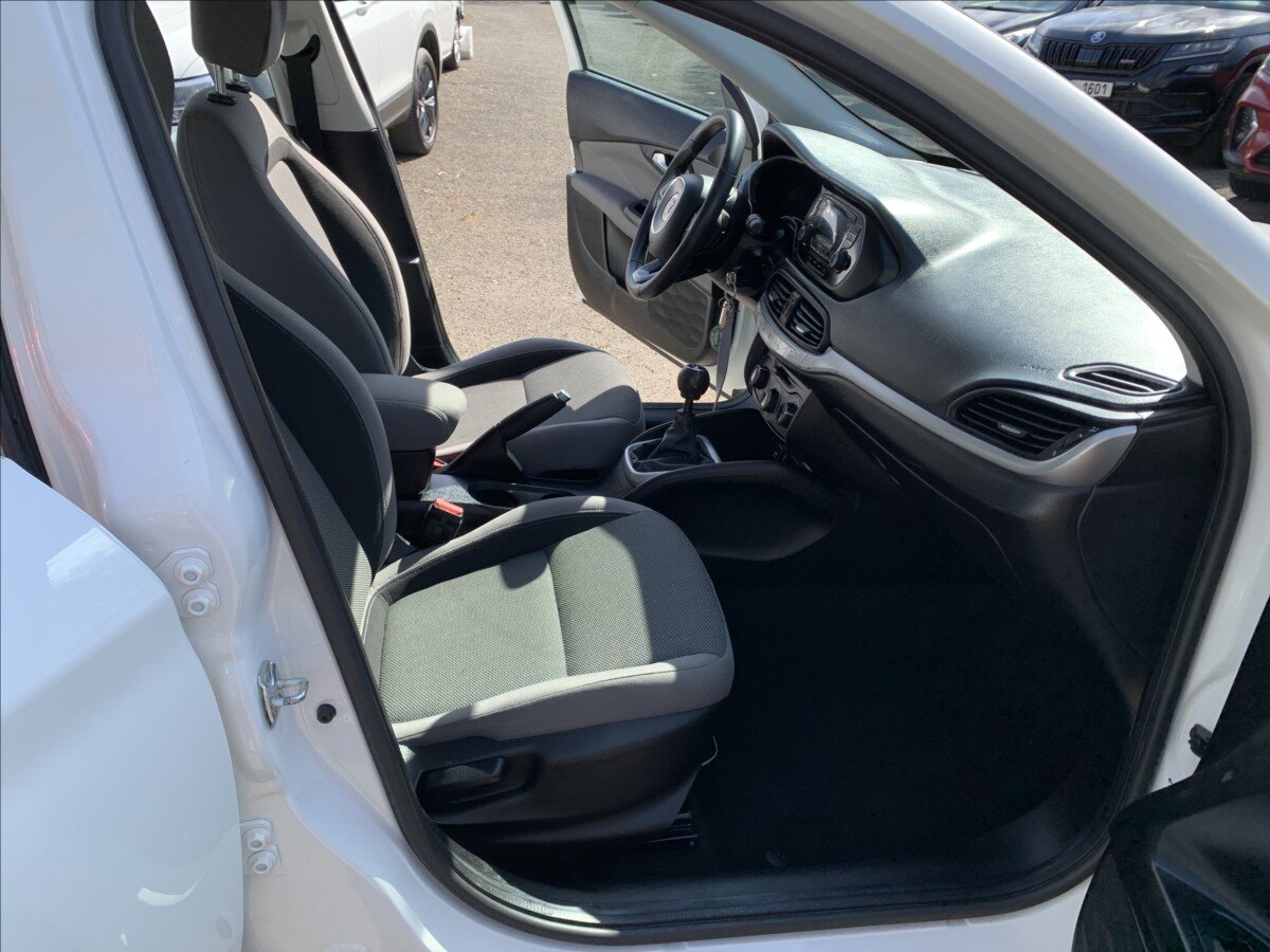 Fiat Tipo Sedan / Limuzína 1,4 l 70 kw