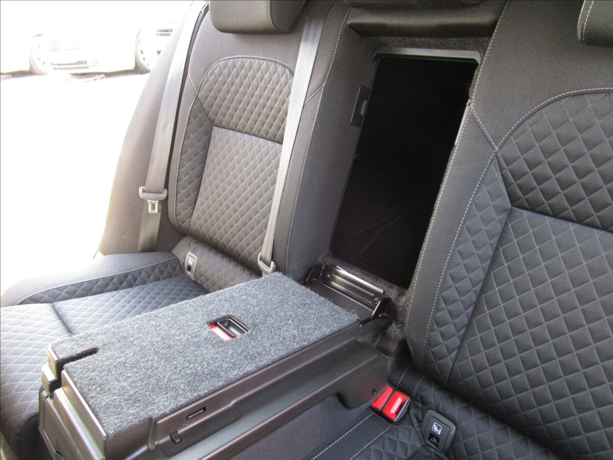 Škoda Superb Sedan / Limuzína 2,0 l 110 kw