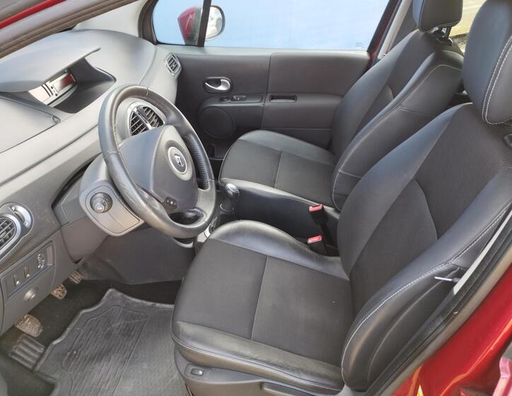 Renault Modus Hatchback 1,1 l 74 kw