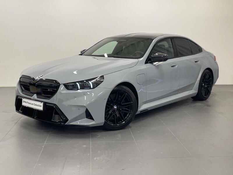 BMW M5 Sedan / Limuzína 4,4 l 430 kw