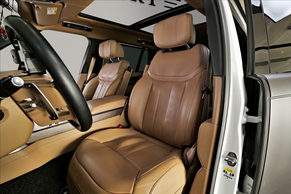 Land Rover Range Rover SUV 4,4 l 390 kw