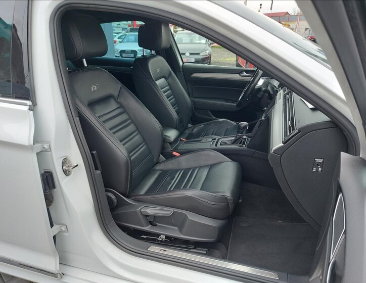 Volkswagen Passat 24