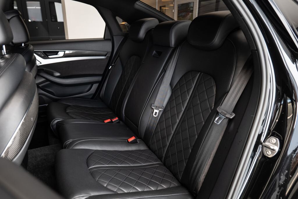 Audi S8 Sedan / Limuzína 4,0 l 382 kw
