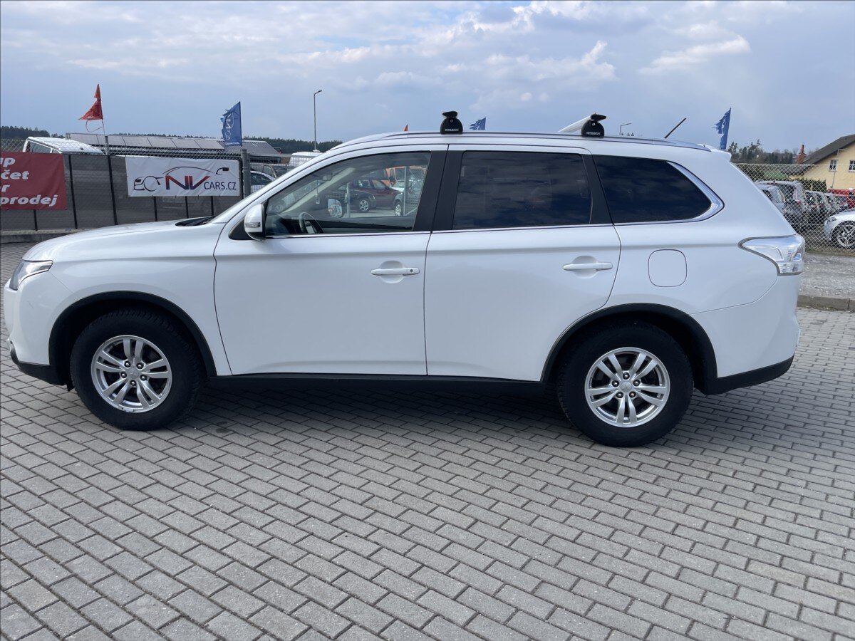 Mitsubishi Outlander SUV / Terénní 2,3 l 110 kw