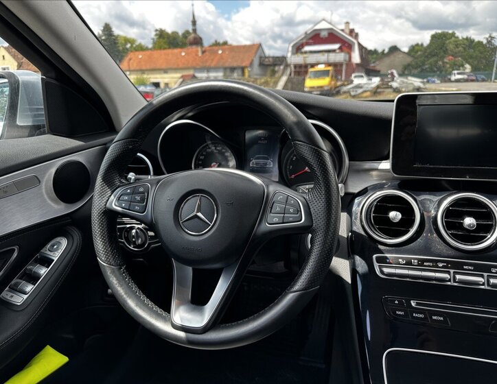 Mercedes-Benz Třídy C Sedan 1,6 l 115 kw