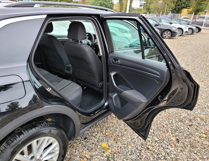 Volkswagen T-Roc SUV / Terénní 999,0 85 kw