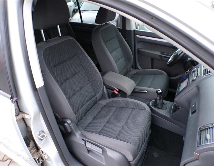 Volkswagen Touran 24