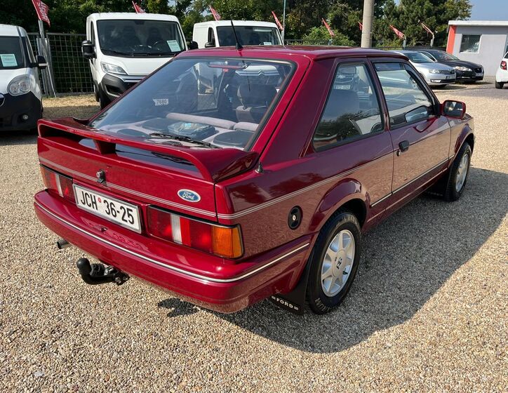 Ford Escort 8