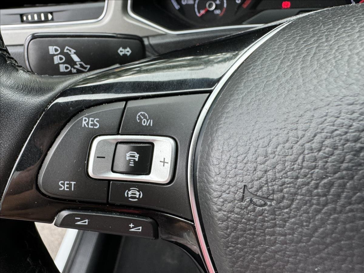 Volkswagen T-Roc Hatchback 2,0 l 110 kw