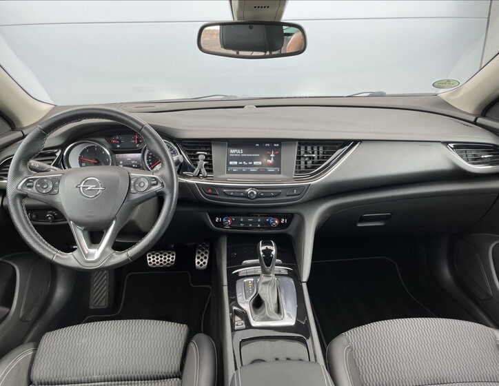Opel Insignia 9