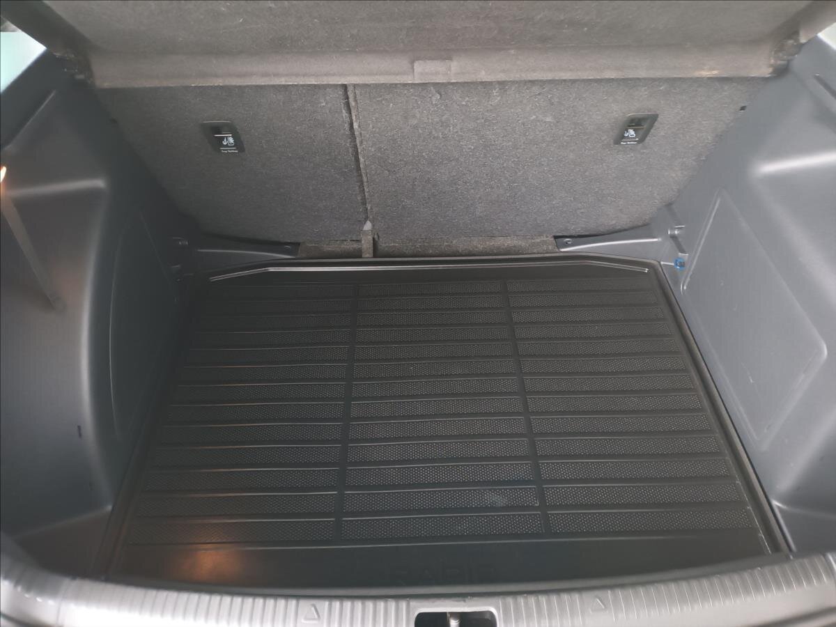 Škoda Rapid Hatchback 999,0 81 kw