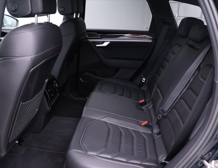 Volkswagen Touareg SUV / Terénní 3,0 l 210 kw