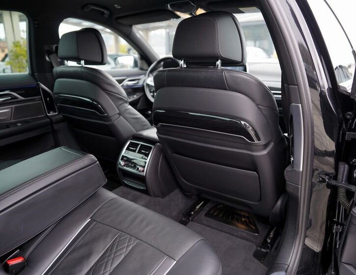 BMW Řada 7 Sedan 3,0 l 210 kw