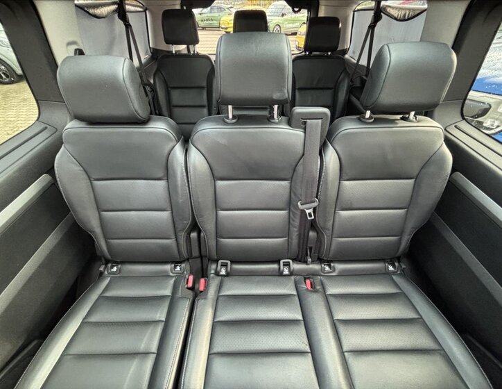 Peugeot Traveller 21