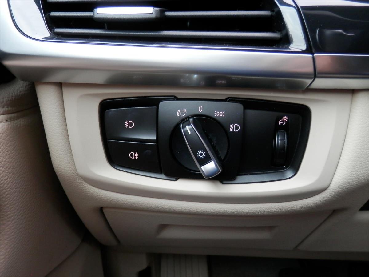 BMW X5 Kombi 3,0 l 190 kw