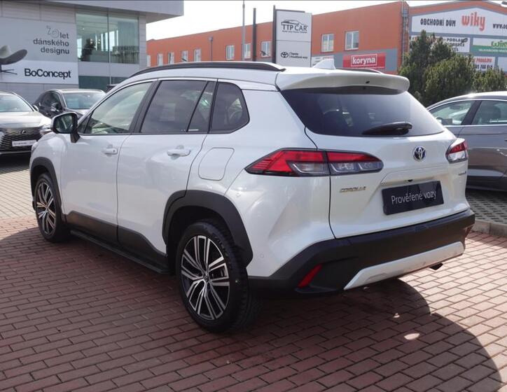 Toyota Corolla Cross 6