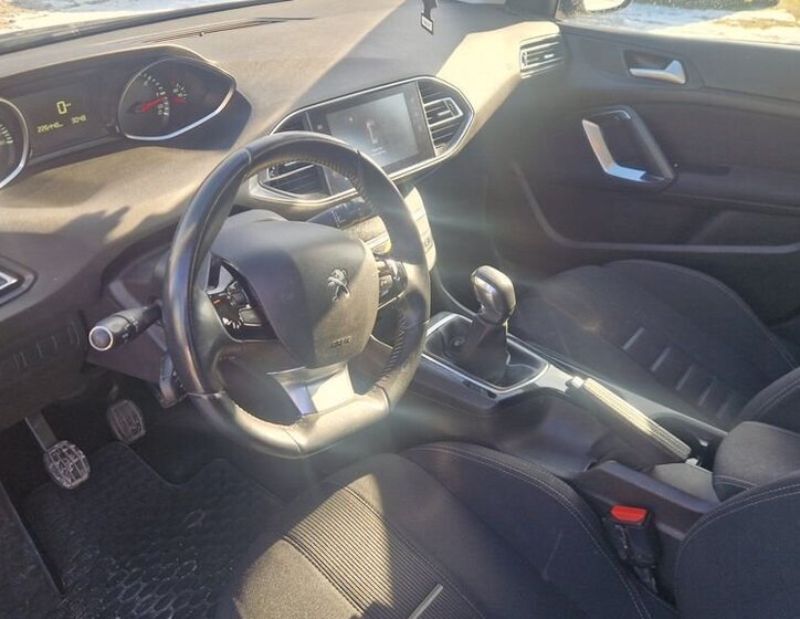 Peugeot 308 9
